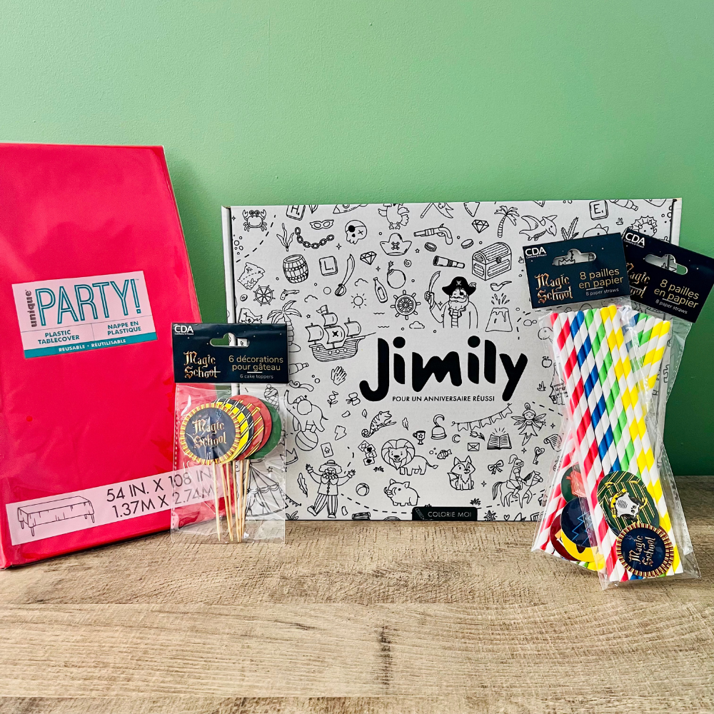 Ajoutez une touche encore plus immersive à votre box anniversaire Magie Jimily avec le Pack Jimily+ ! Ce pack complémentaire comprend une nappe rouge pour recréer l’ambiance mystique d’une école de sorcellerie, des pailles assorties pour une table ensorcelante et des pics de décoration pour gâteau sur le thème Magic School pour une touche magique au moment de souffler les bougies.