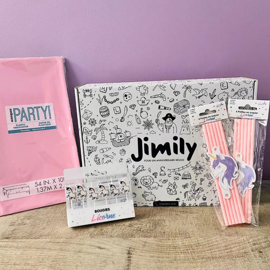 Ajoutez une touche encore plus immersive à votre box anniversaire Licorne Jimily avec le Pack Jimily+ ! Ce pack complémentaire comprend une nappe rose pour créer une ambiance féérique, des pailles assorties pour une table enchantée et des bougies en forme de licornes pour sublimer le gâteau.