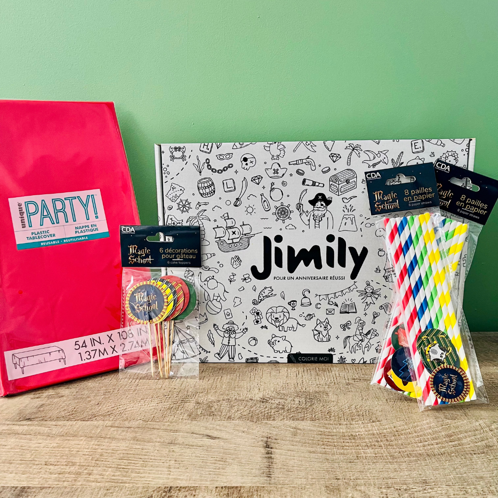 Ajoutez une touche encore plus immersive à votre box anniversaire Magie Jimily avec le Pack Jimily+ ! Ce pack complémentaire comprend une nappe rouge pour recréer l’ambiance mystique d’une école de sorcellerie, des pailles assorties pour une table ensorcelante et des pics de décoration pour gâteau sur le thème Magic School pour une touche magique au moment de souffler les bougies. 