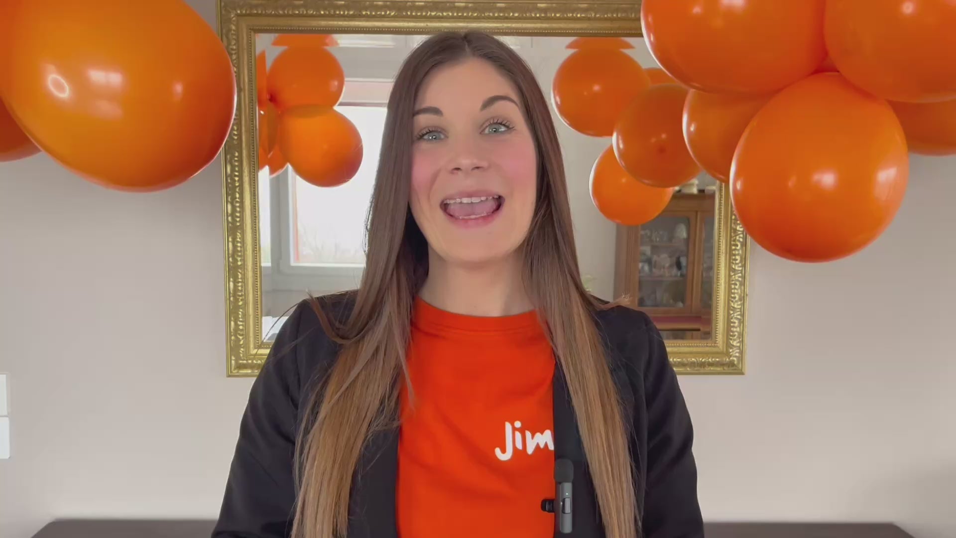 Charger la vidéo : Vidéo de présentation de Charline, la fondatrice de Jimily les box anniversaire  clé en main pour une fête d&#39;anniversaire réussie. 